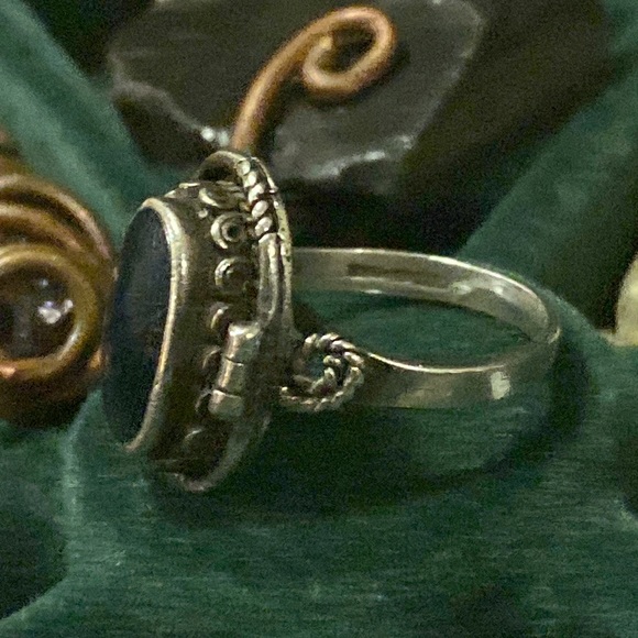 925 poison ring - Picture 8 of 13
